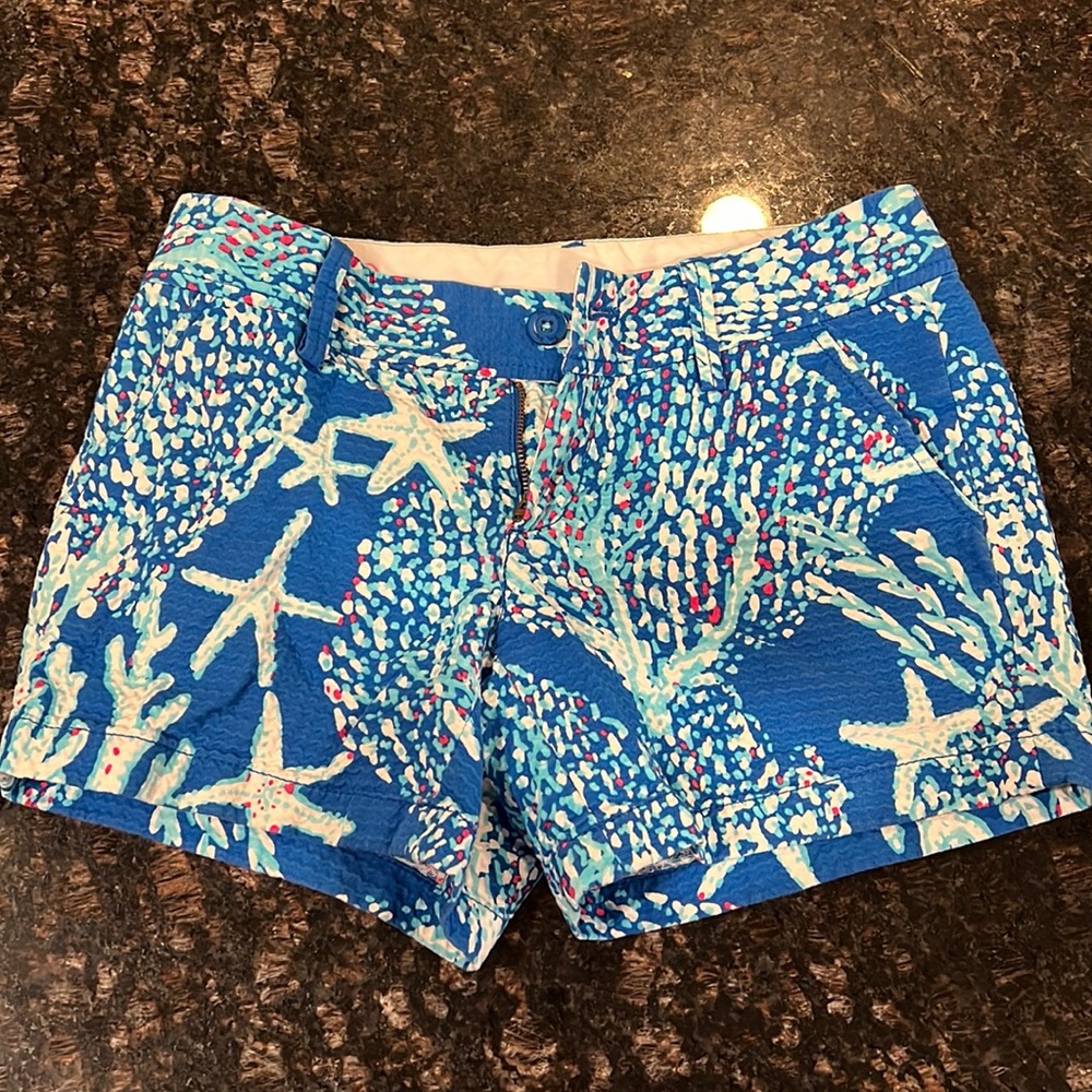 Lilly Pulitzer The Callahan Short Blue and White, ladies size 6
